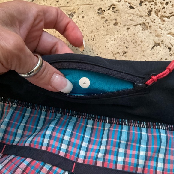 Lululemon Rad Plaid Speed Shorts Size 4 - Picture 3 of 4